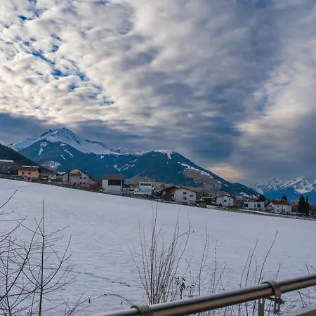 Berg Glueck Axams 公寓 *